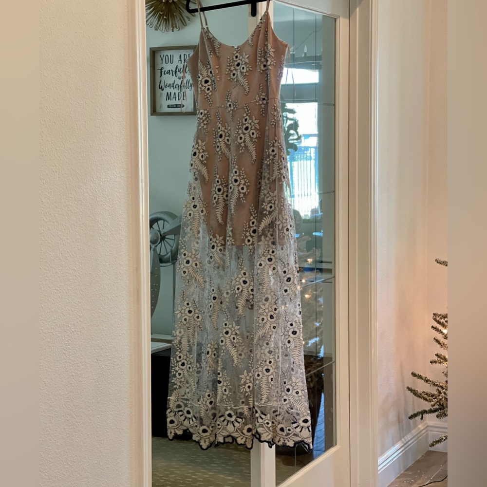 Dress the Population V Neck 3D Lace Gown
